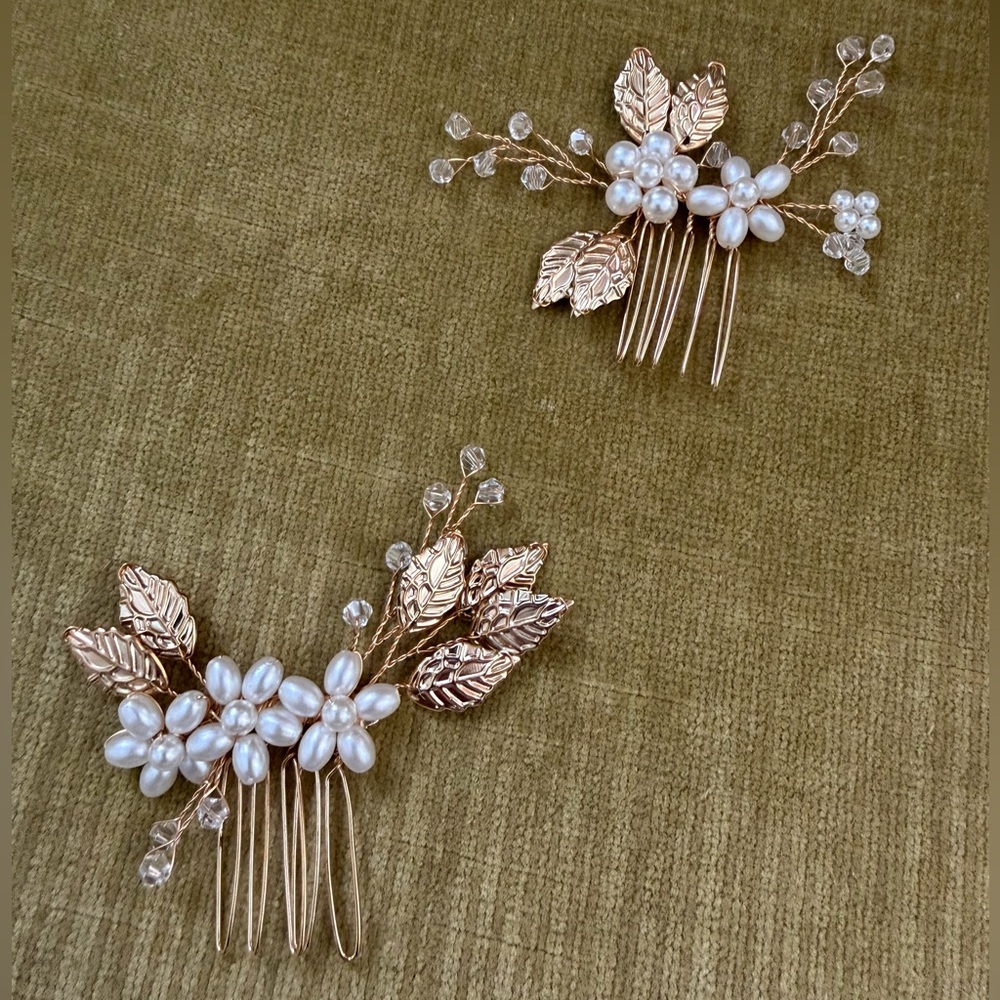 Elegant small Gold and Pearl Hair Comb